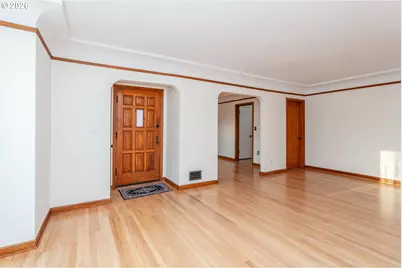 5706 NE 35th Pl, Portland, OR 97211 - Photo 3