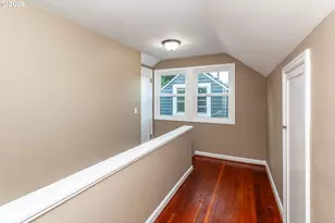 5706 NE 35th Pl, Portland, OR 97211 - Photo 13