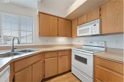 9405 SW Buckingham Pl, Beaverton, OR 97007 - Photo 11