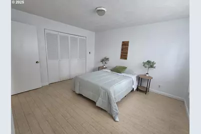 894 E 35th Ave, Eugene, OR 97405 - Photo 17