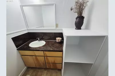 894 E 35th Ave, Eugene, OR 97405 - Photo 9