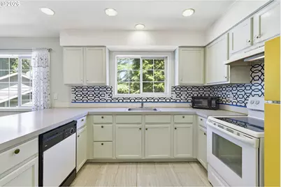 2712 SE Lakewood Dr, Milwaukie, OR 97222 - Photo 9