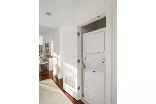 1930 NW Irving St NW, Portland, OR 97209 - Photo 17