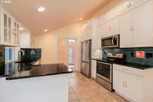 715 Ellsworth St, Eugene, OR 97402 - Photo 7