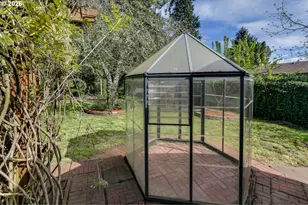 715 Ellsworth St, Eugene, OR 97402 - Photo 21