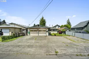 160 W Berkeley St, Gladstone, OR 97027 - Photo 3