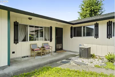 160 W Berkeley St, Gladstone, OR 97027 - Photo 3
