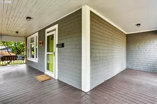 2006 NE Liberty St, Portland, OR 97211 - Photo 7
