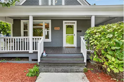 2006 NE Liberty St, Portland, OR 97211 - Photo 3