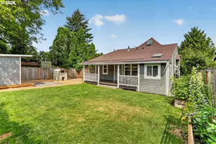 2006 NE Liberty St, Portland, OR 97211 - Photo 45