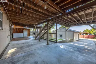417 E 13th St, The Dalles, OR 97058 - Photo 11
