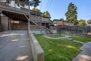 417 E 13th St, The Dalles, OR 97058 - Photo 7
