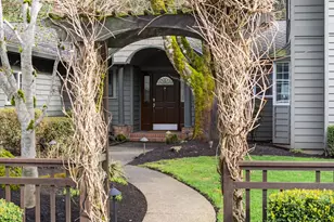 17907 Cardinal Dr, Lake Oswego, OR 97034 - Photo 3