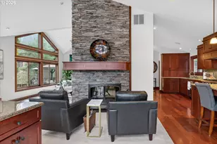 17907 Cardinal Dr, Lake Oswego, OR 97034 - Photo 13