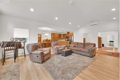 3825 Brighton Ave, Eugene, OR 97405 - Photo 3