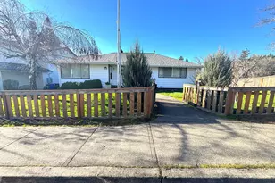 18303 Portland Ave, Gladstone, OR 97027 - Photo 1