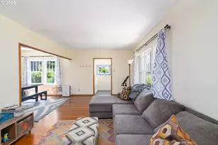 560 N 10th St, Coos Bay, OR 97420 - Photo 5