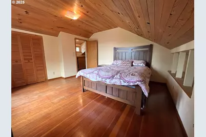 560 N 10th St, Coos Bay, OR 97420 - Photo 15