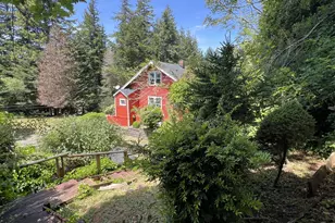 560 N 10th St, Coos Bay, OR 97420 - Photo 29