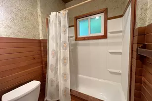 560 N 10th St, Coos Bay, OR 97420 - Photo 19