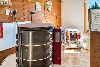 12955 Highway 101 N, Nehalem, OR 97131 - Photo 27