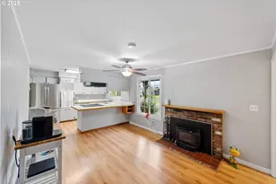 885 Oakway Dr, Coos Bay, OR 97420 - Photo 15