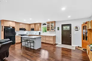6825 SW Rollingwood Dr, Beaverton, OR 97008 - Photo 5