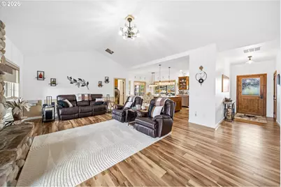 147 NW Saddlehorn Ct, Prineville, OR 97754 - Photo 7