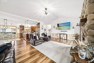 147 NW Saddlehorn Ct, Prineville, OR 97754 - Photo 9