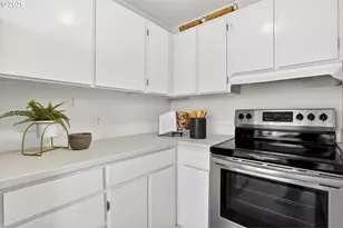 1220 NE 17th Ave, Portland, OR 97232 - Photo 13