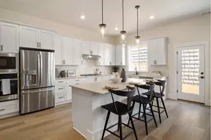 11810 SW 182nd Ave, Beaverton, OR 97007 - Photo 5