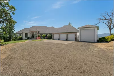 282 Redtail Ridge Ln, Roseburg, OR 97471 - Photo 3