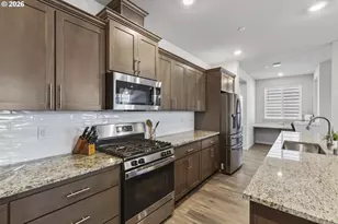 6417 N 87th Ct, Camas, WA 98607 - Photo 11