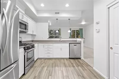 2253 NE Sheffield Ave, Hillsboro, OR 97006 - Photo 9