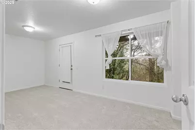 2253 NE Sheffield Ave, Hillsboro, OR 97006 - Photo 25