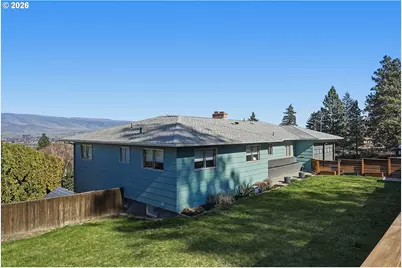 1707 Lincoln Way, The Dalles, OR 97058 - Photo 3