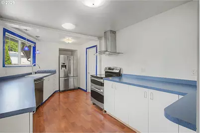 11625 NE Siskiyou St, Portland, OR 97220 - Photo 3