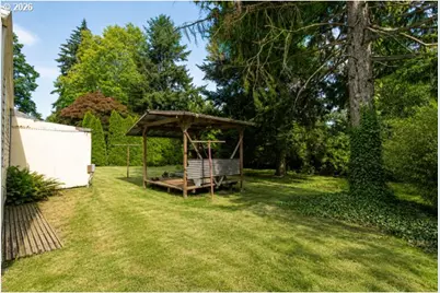 11625 NE Siskiyou St, Portland, OR 97220 - Photo 31