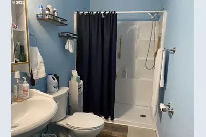 1547 SE Pine St, Roseburg, OR 97470 - Photo 9