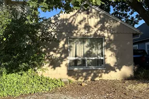 1547 SE Pine St, Roseburg, OR 97470 - Photo 3