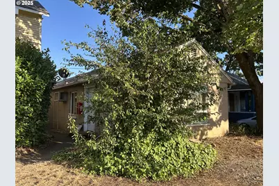 1547 SE Pine St, Roseburg, OR 97470 - Photo 1