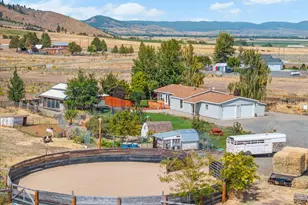 44214 Fuzzy Mullien Rd, Baker City, OR 97814 - Photo 3