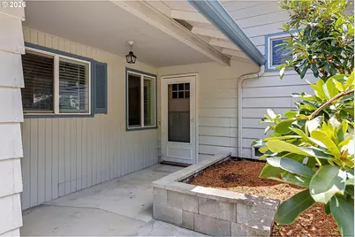 4777 Larkwood St, Eugene, OR 97405 - Photo 3