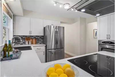 8685 SW Wilson Ln, Wilsonville, OR 97070 - Photo 13