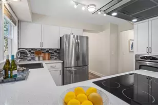 8685 SW Wilson Ln, Wilsonville, OR 97070 - Photo 13