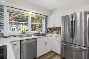 8685 SW Wilson Ln, Wilsonville, OR 97070 - Photo 17