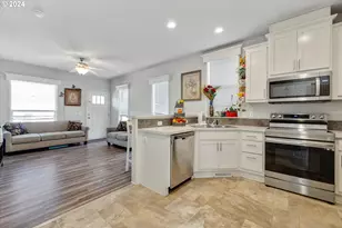 540 SW Liberty Bell Dr, Beaverton, OR 97006 - Photo 13