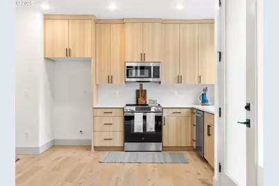 7385 N Mobile Ave, Portland, OR 97217 - Photo 7