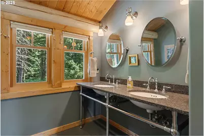 5885 Berry Rd, Mt Hood Prkdl, OR 97041 - Photo 33