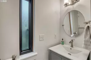 6196 SW Capitol Hwy, Portland, OR 97239 - Photo 7